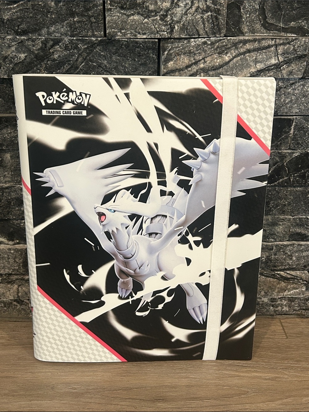 NWOT Pokémon TCG Scarlet & Violet White Flare Trading Card Binder